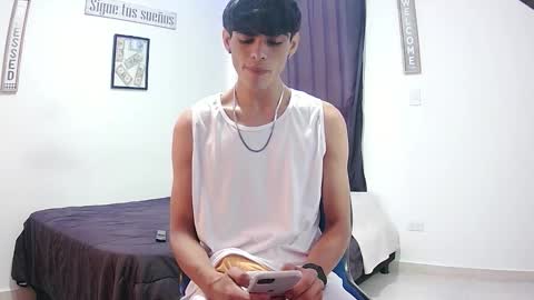 Snapshot of harrythomson1 chatting on 11.13.25 harry thomson online show from 11.13.25