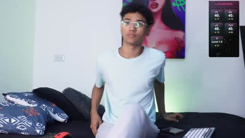 Snapshot of harrytwink18 chatting on 01.07.25 HARRY online show from 01.07.25