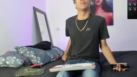 Snapshot of harrytwink18 chatting on 02.11.25 HARRY online show from 02.11.25