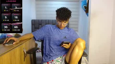 Snapshot of harrytwink18 chatting on 09.09.25 HARRY online show from 09.09.25