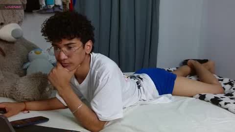 Snapshot of harrytwink18 chatting on 04.06.26 HARRY online show from 04.06.26