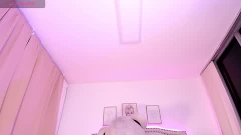 Snapshot of haru__kii chatting on 11.12.25 haru online show from 11.12.25