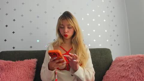 Sophia Blossom online show from 12.17.25