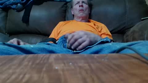 Snapshot of harveybane chatting on 03.01.25 philatio online show from 03.01.25