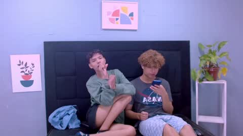 Snapshot of hasan_barry chatting on 01.12.25 Hasan and Barry Boyfriends online show from 01.12.25