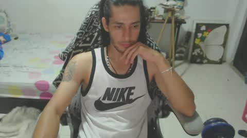Snapshot of hasani_savala chatting on 11.23.25 Hasani online show from 11.23.25