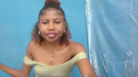 Snapshot of hasleyinah chatting on 06.24.26 hasleyinah online show from 06.24.26