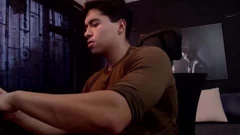 Snapshot of hat_guy01 chatting on 02.11.26 hat_guy01 online show from 02.11.26