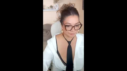 leila online show from 06.10.26