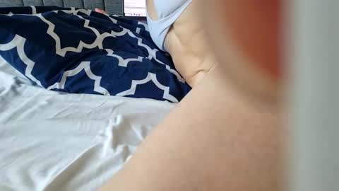 Snapshot of hawt_ass_milf chatting on 09.10.25 Amber - or vip online show from 09.10.25