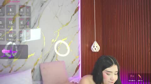 haylie  See you tonight at 8pm Colombia time online show from 03.02.25