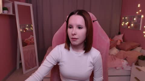 Snapshot of haya_harareet chatting on 02.12.26 Mia online show from 02.12.26