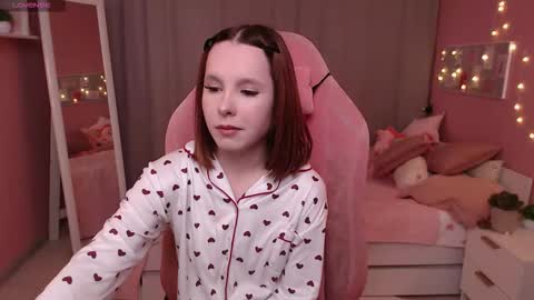 Snapshot of haya_harareet chatting on 02.14.26 Mia online show from 02.14.26