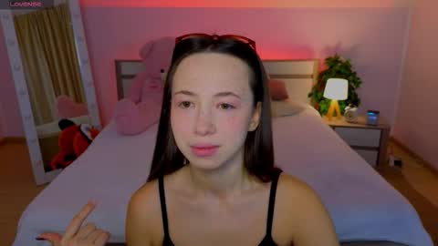 Snapshot of haylefirehot chatting on 11.03.25 Hayle online show from 11.03.25