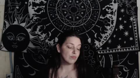 Hayle Woods online show from 12.19.24