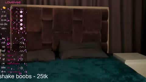 Snapshot of hazel_7 chatting on 03.11.25 Liya dont forget to thumbs up me online show from 03.11.25