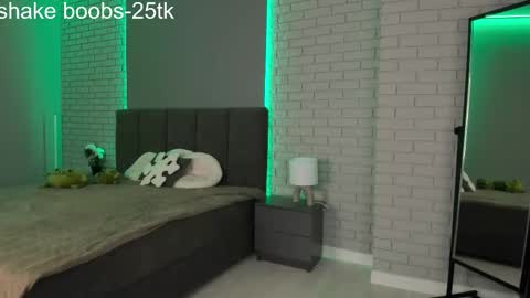 Snapshot of hazel_7 chatting on 10.26.25 Liya dont forget to thumbs up me online show from 10.26.25