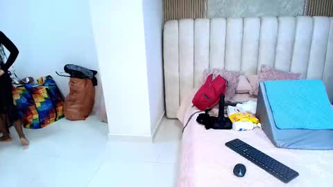 Snapshot of hazel_kataleya chatting on 11.08.25 kataleya online show from 11.08.25