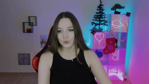 Hazel online show from 12.04.24