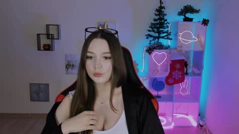 Hazel online show from 12.09.24