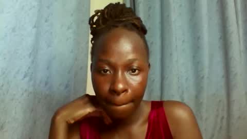 Snapshot of hazel_tess chatting on 11.17.25 hazel_tess online show from 11.17.25