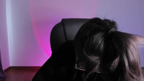 Snapshot of hazelkush00 chatting on 09.23.25 HazelKush online show from 09.23.25