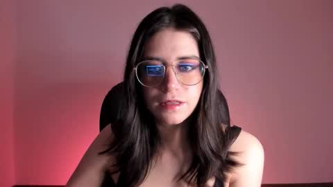 Snapshot of hazelkush00 chatting on 10.05.25 HazelKush online show from 10.05.25