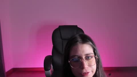 Snapshot of hazelkush00 chatting on 10.14.25 HazelKush online show from 10.14.25