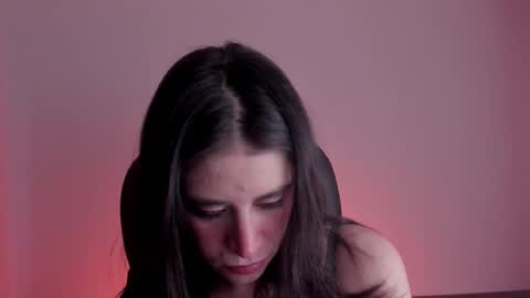 Snapshot of hazelkush00 chatting on 11.06.25 HazelKush online show from 11.06.25