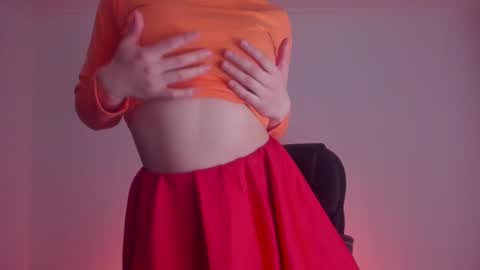 Snapshot of hazelkush00 chatting on 11.12.25 HazelKush online show from 11.12.25