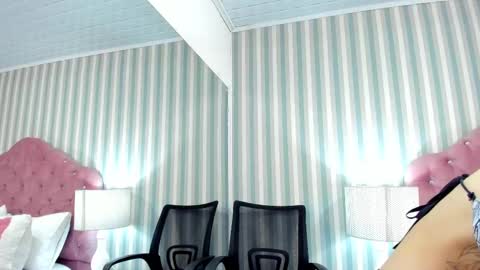 Snapshot of hazelmoret chatting on 02.26.25 HazelMoret online show from 02.26.25