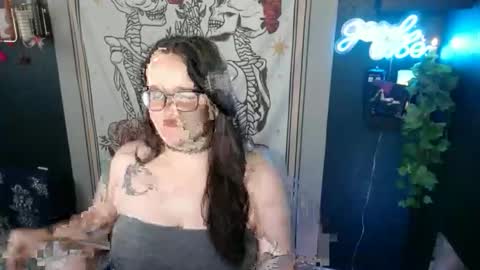 HazeyViolet333 online show from 04.14.26