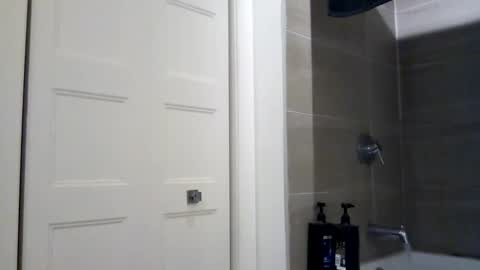 Snapshot of hdrsh08 chatting on 02.28.25 hdrsh08 online show from 02.28.25