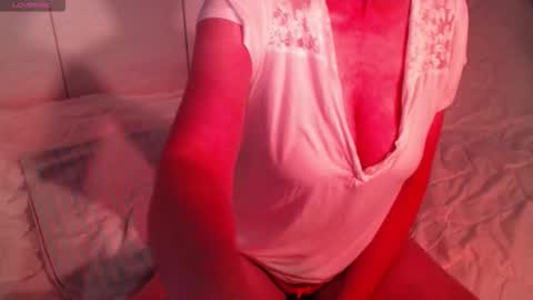 Snapshot of heavenlykiss chatting on 10.11.25 Chani online show from 10.11.25