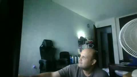 Snapshot of heavy_rebellxc chatting on 10.01.25 Heavy Rebell online show from 10.01.25