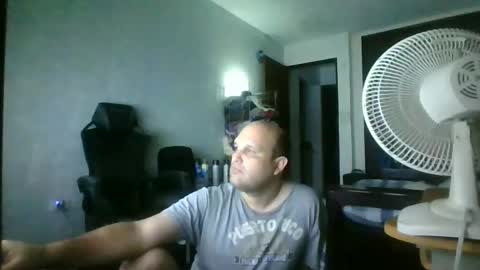 Snapshot of heavy_rebellxc chatting on 10.02.25 Heavy Rebell online show from 10.02.25