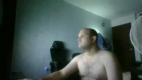 Snapshot of heavy_rebellxc chatting on 10.05.25 Heavy Rebell online show from 10.05.25