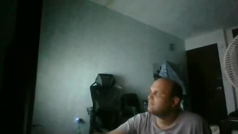 Snapshot of heavy_rebellxc chatting on 10.06.25 Heavy Rebell online show from 10.06.25