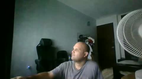 Snapshot of heavy_rebellxc chatting on 11.13.25 Heavy Rebell online show from 11.13.25