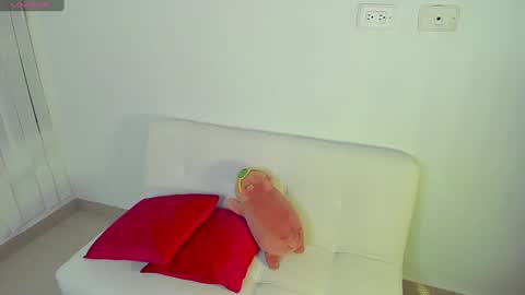 Amandabelk online show from 02.20.25