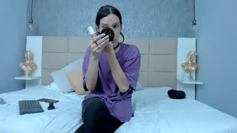 Snapshot of hecate1_ chatting on 06.11.26 Keira Hecate online show from 06.11.26