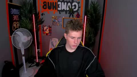 Snapshot of hector_spector chatting on 10.13.25 Hector online show from 10.13.25