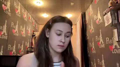 Snapshot of hedwigmondt chatting on 07.19.26 Molly online show from 07.19.26