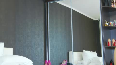 Snapshot of hefner_girl chatting on 12.22.24 Helen online show from 12.22.24