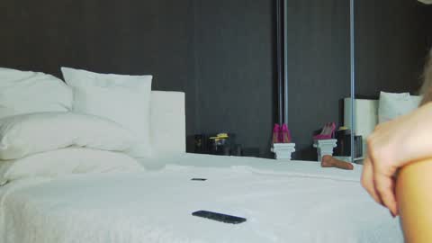 Snapshot of hefner_girl chatting on 12.31.24 Helen online show from 12.31.24