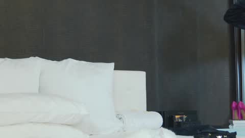 Snapshot of hefner_girl chatting on 01.07.25 Helen online show from 01.07.25