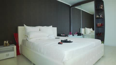 Snapshot of hefner_girl chatting on 01.21.25 Helen online show from 01.21.25