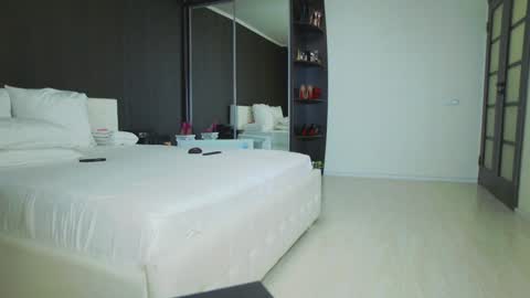 Snapshot of hefner_girl chatting on 01.24.25 Helen online show from 01.24.25