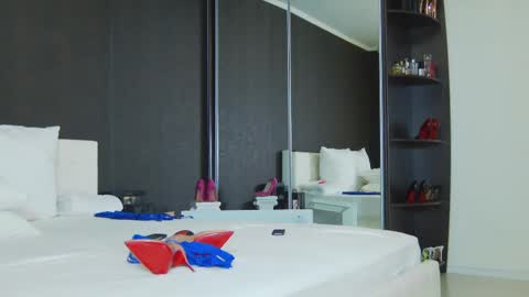 Snapshot of hefner_girl chatting on 02.21.25 Helen online show from 02.21.25