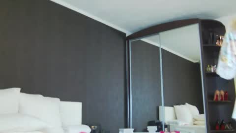 Snapshot of hefner_girl chatting on 02.24.25 Helen online show from 02.24.25